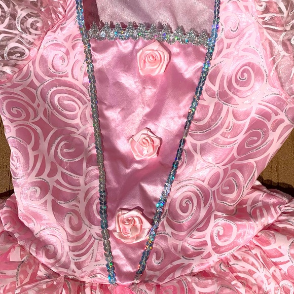 EXQUISITE LITTLE GIRL PRINCESS GOWN ONE SIZE 3+ - Picture 3 of 6